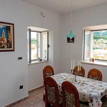 Luise Apartman Rab Town